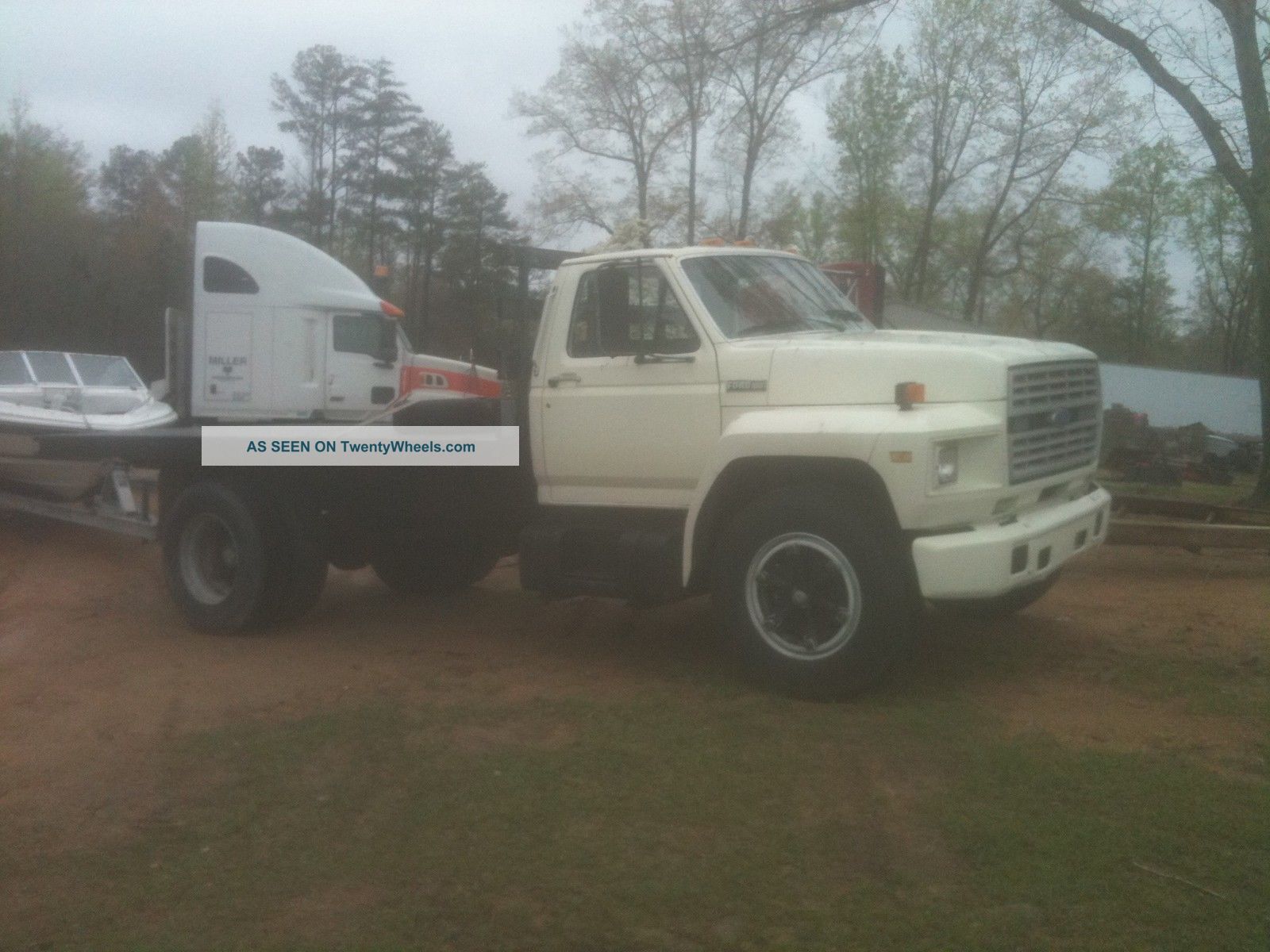 1984 Ford F - 650 Utility / Service Trucks photo