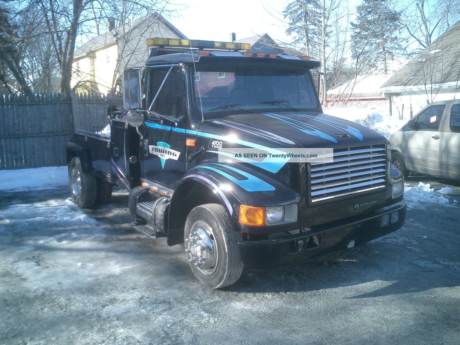 1997 International 4700 Wreckers photo