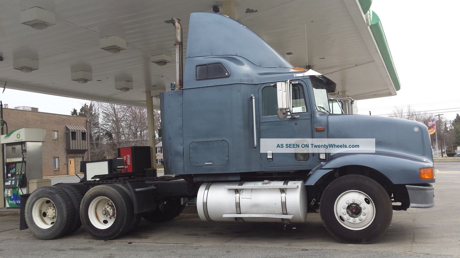 1996 International Tractor Sleeper Semi Trucks photo