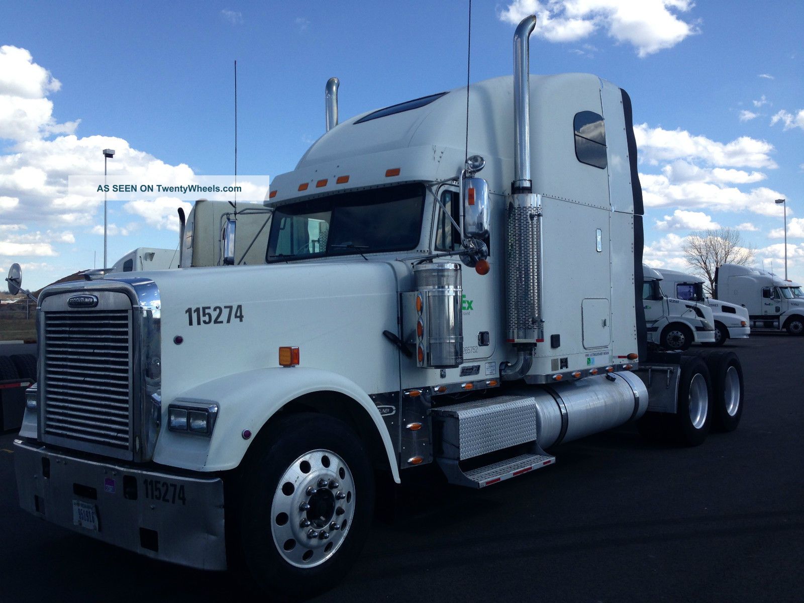 2005 Freightliner Classic Sleeper Semi Trucks photo