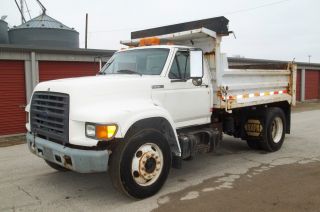 1997 Ford F800 Financing Available photo
