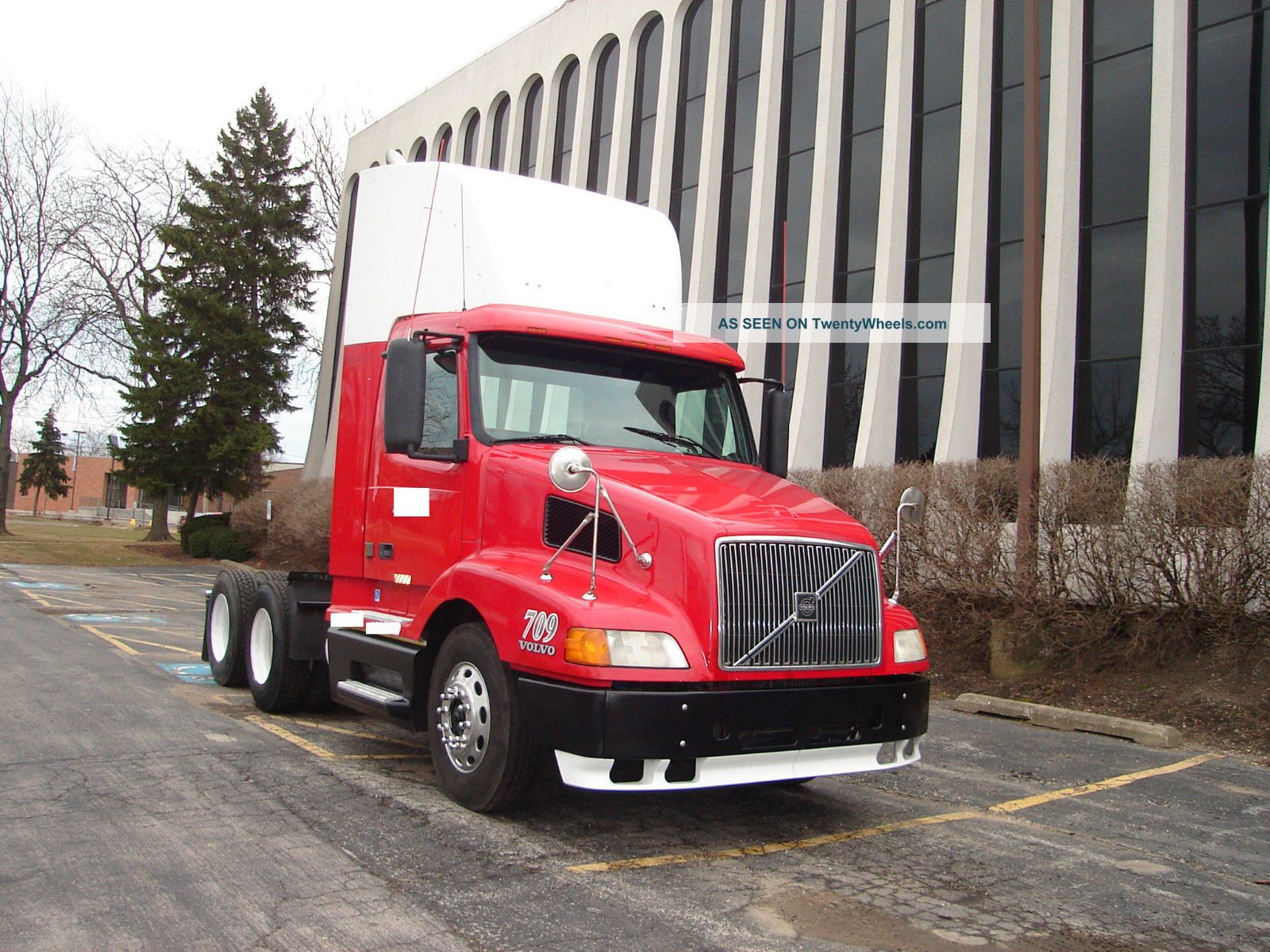2000 Volvo 64t300 Daycab Semi Trucks photo