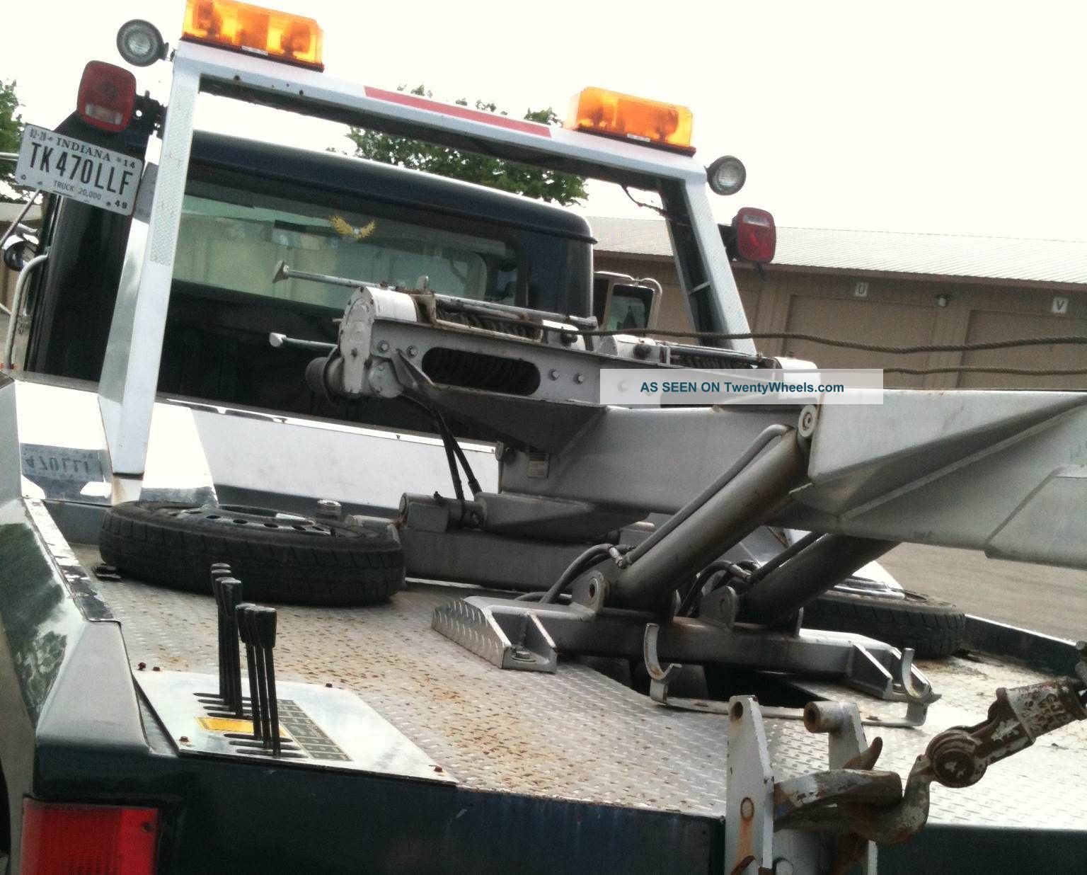 1996 International 4700 Series 4000 Wreckers photo