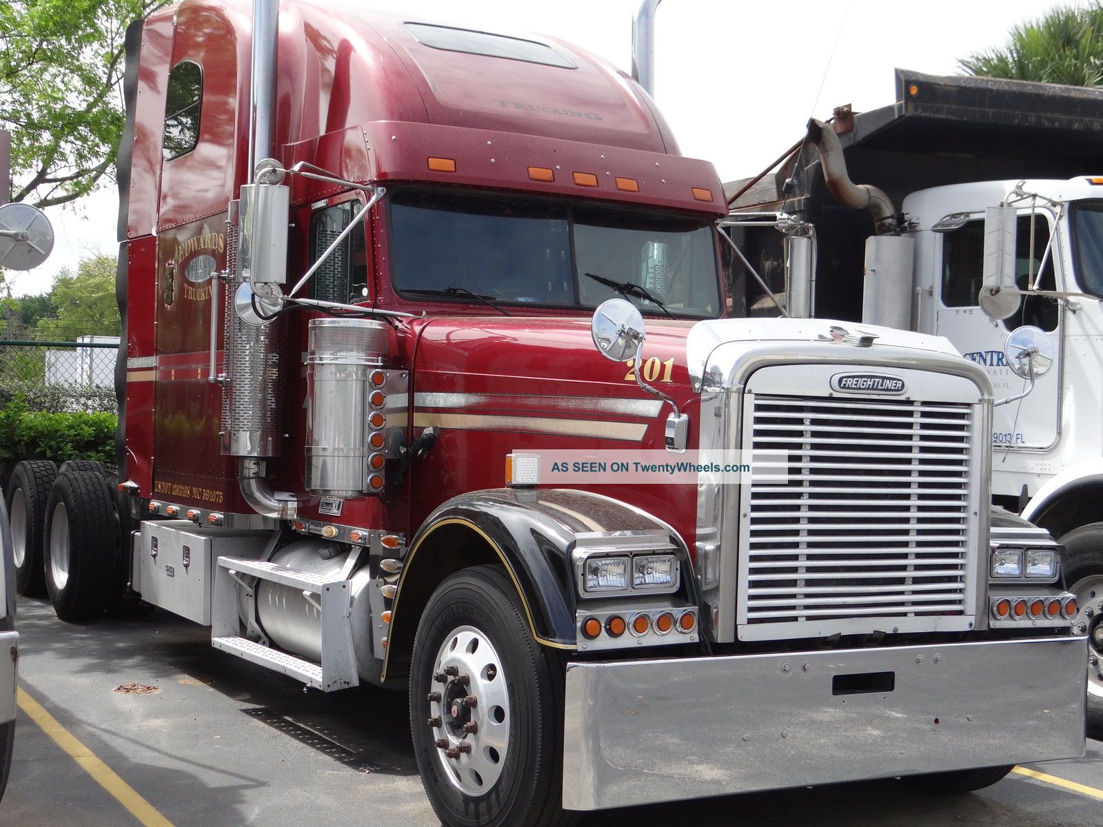 2001 Freightliner Fld13264t - Classic Xl Sleeper Semi Trucks photo