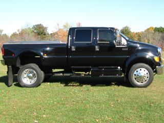 2006 Ford 650 photo