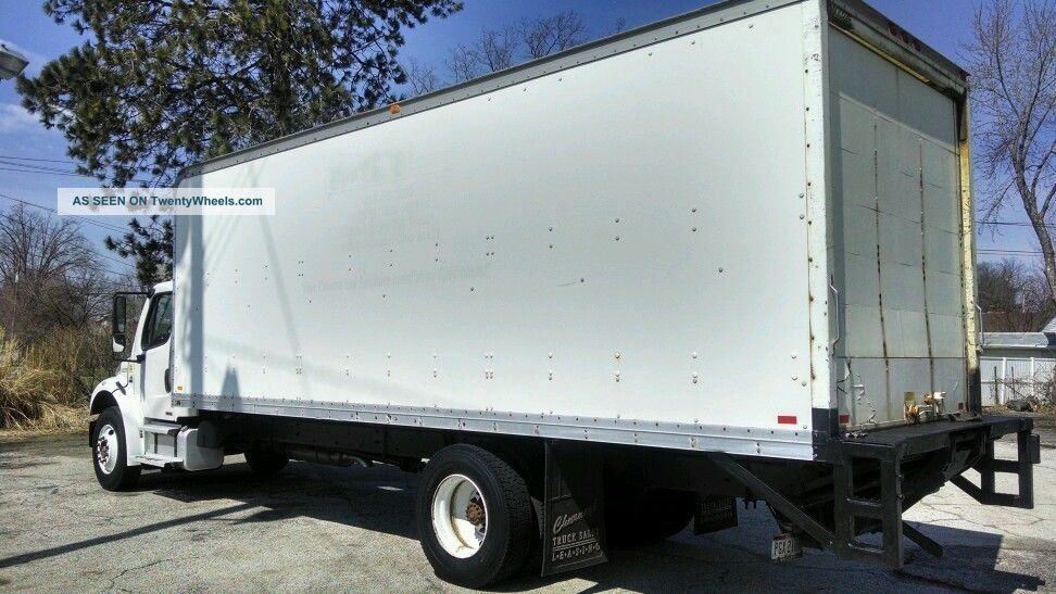 2004 Freightliner 24 Ft Box Truck Gvw 25500 Lbs