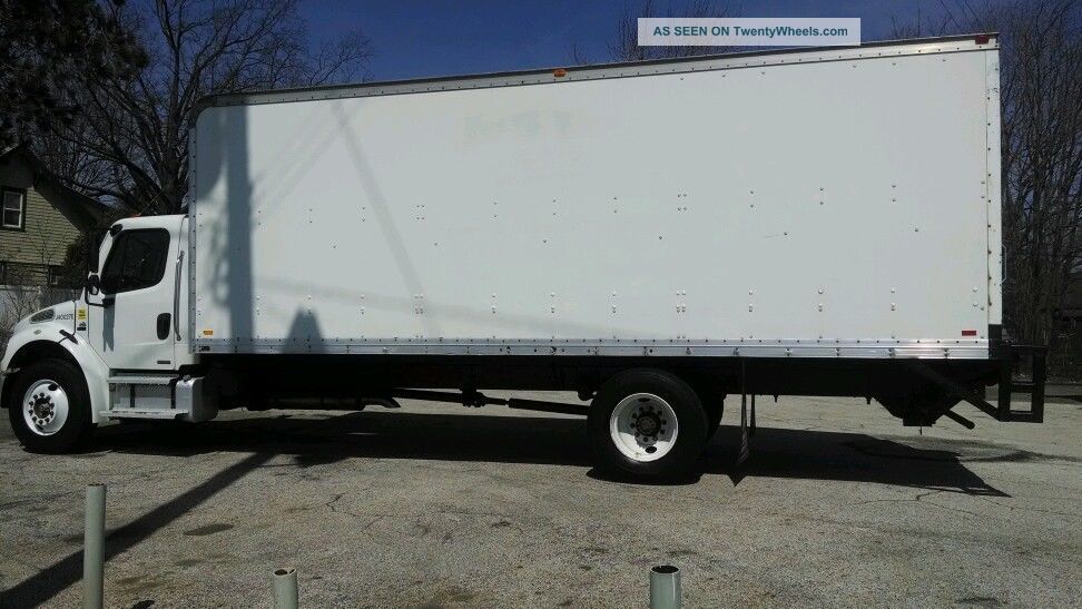 2004 Freightliner 24 Ft Box Truck Gvw 25500 Lbs