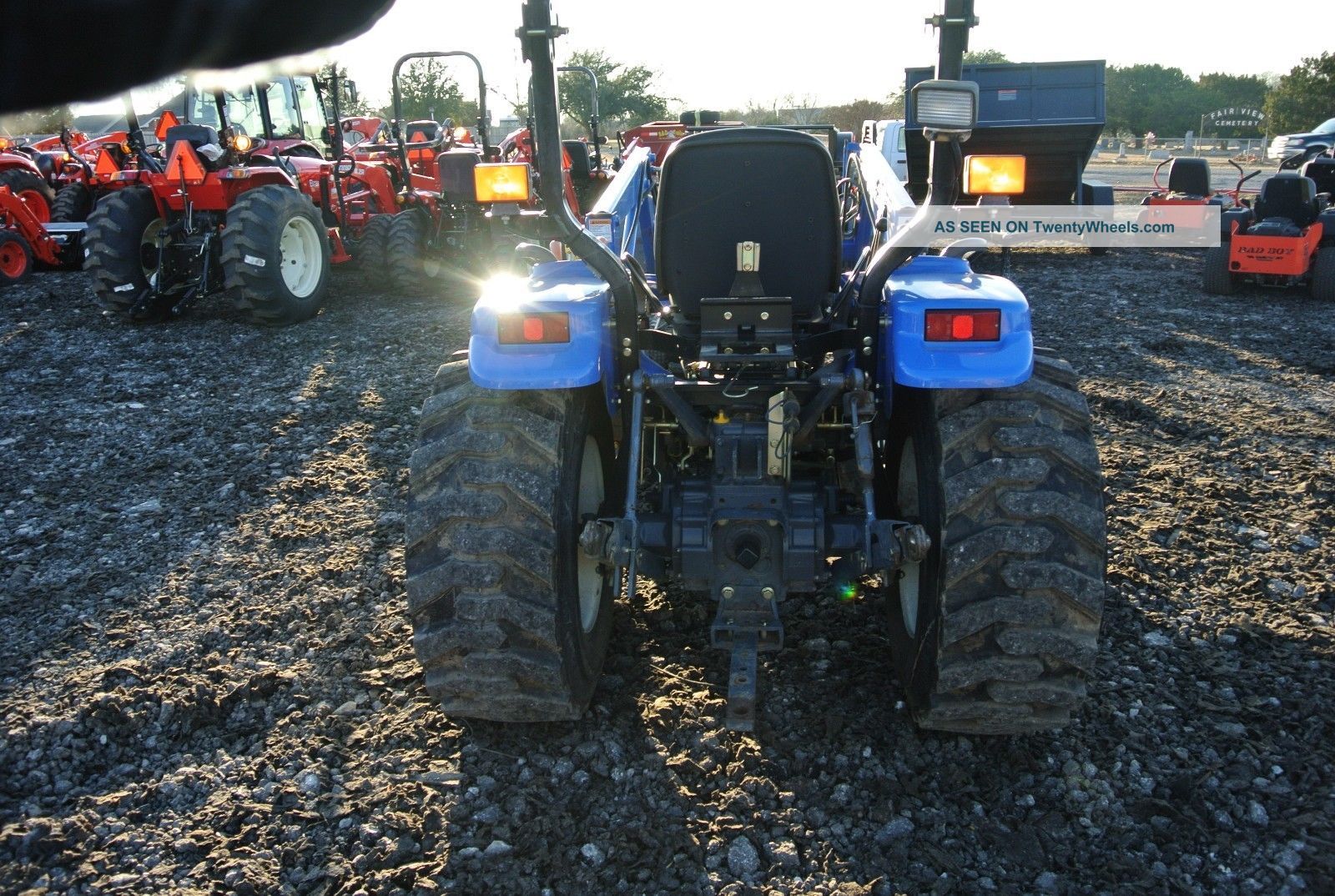 Holland Tc33d Steer 33hp Tractor 4wd With Loader And Bucket Rops