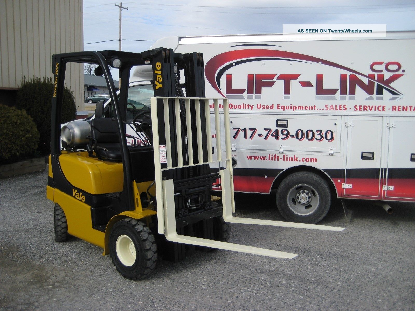 Yale Forklift 3000 Lbs. Forklifts photo