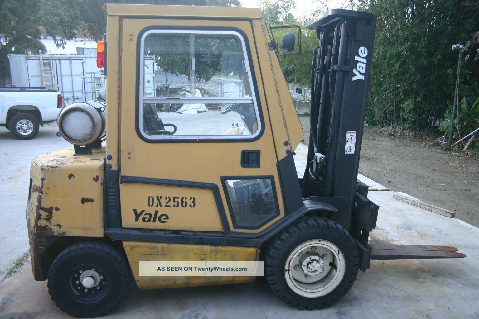 Yale 6000 Lb Propane Forklift Pneumatic W/heated Full Enclosure Forklifts photo