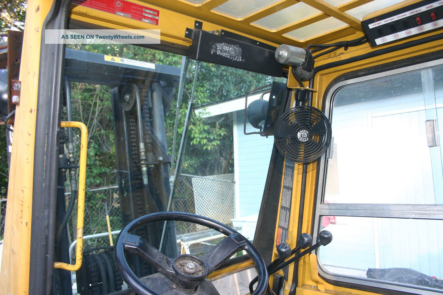 Yale 6000 Lb Propane Forklift Pneumatic W/heated Full Enclosure