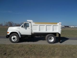 1997 Ford F700 photo