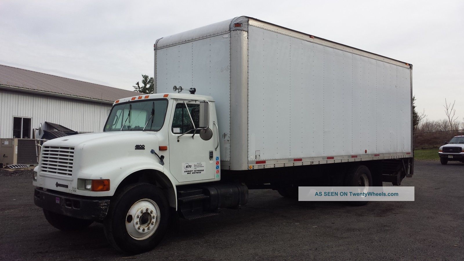 2000 International 4300 Box Trucks / Cube Vans photo