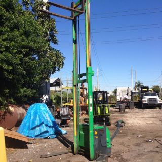 Electric Forklift 2,  500lb photo