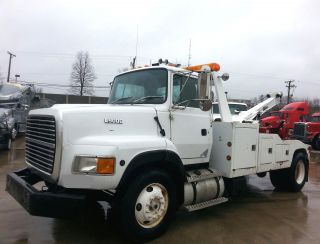 1994 Ford 9000 photo