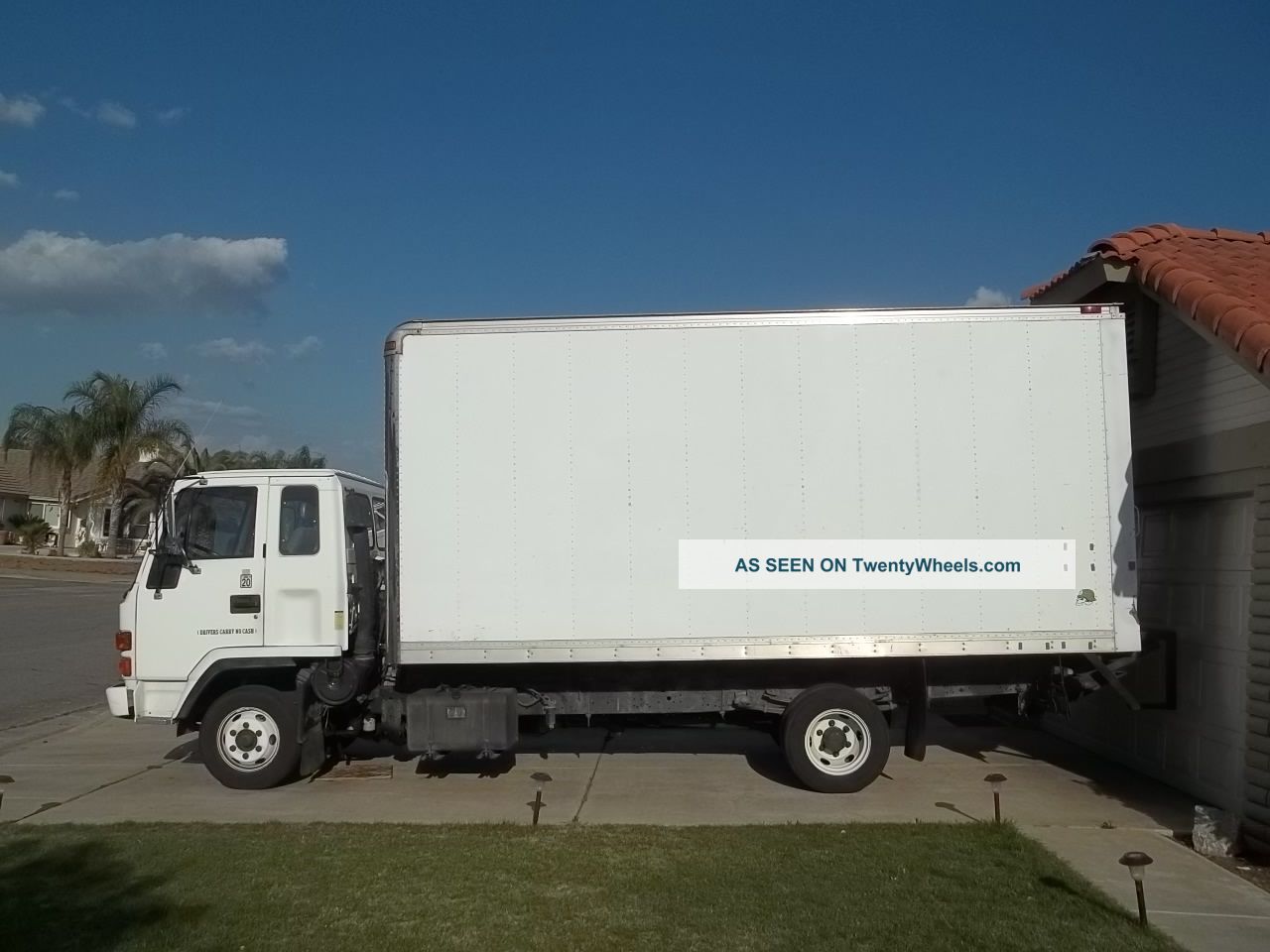 1995 Isuzu 18 ' Turbo Diesel Box Trucks / Cube Vans photo