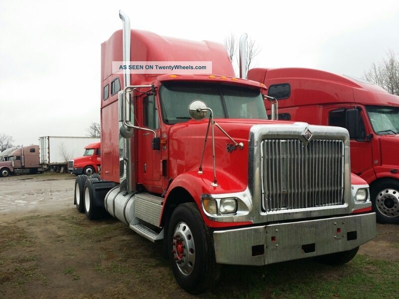 2005 International 9900i Sleeper Semi Trucks photo