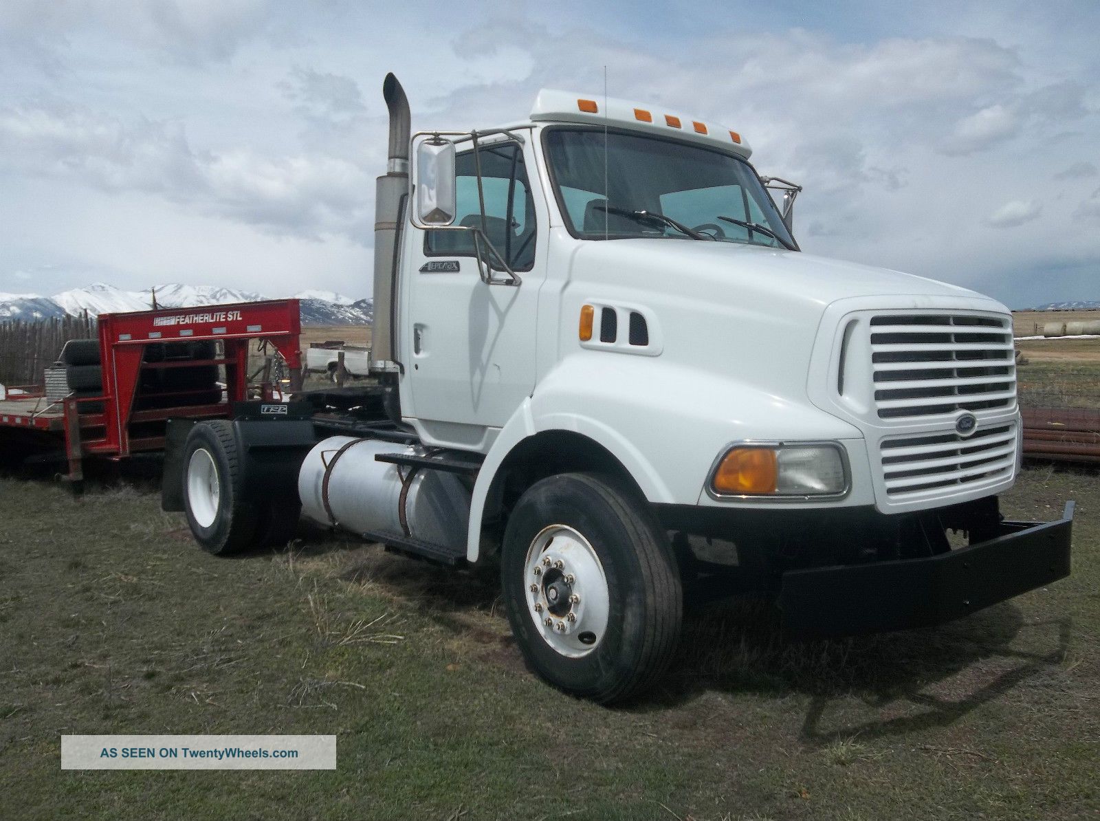 1997 Ford Aeromax Daycab Semi Trucks photo