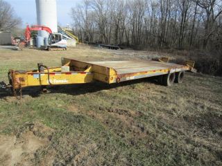 2000 Eager Beaver 10 Ton Trailer,  Electric Brakes,  Attached Ramps photo