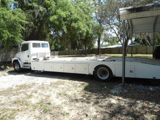 2000 Freightliner Fl60 Business Class photo