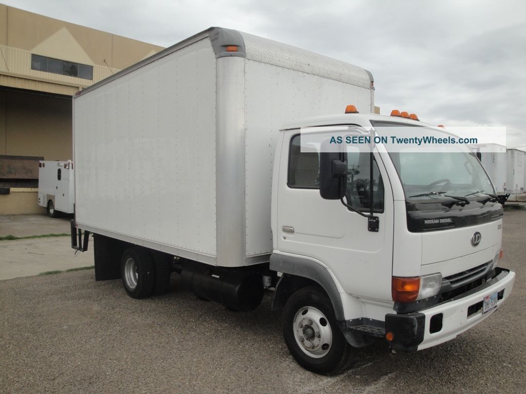 2007 Nissan ud trucks