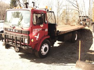 1987 Mack Cab Over photo