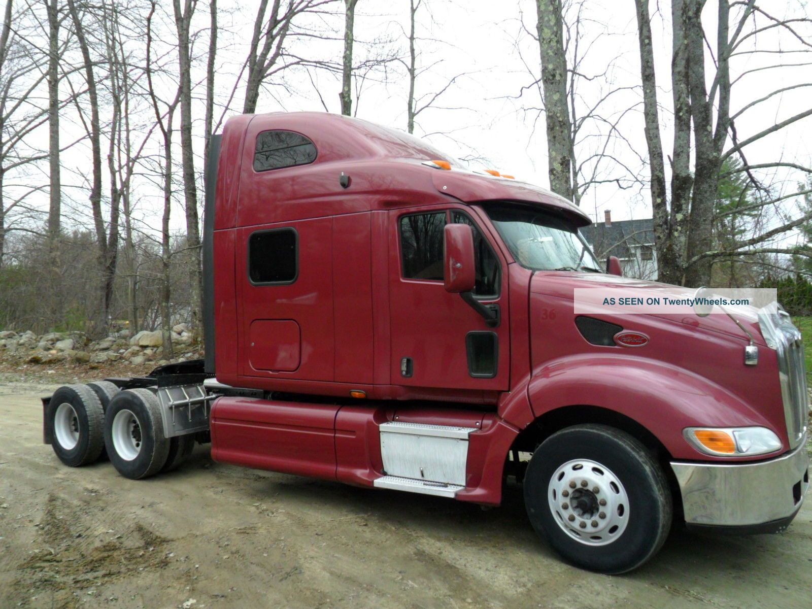 2007 Peterbilt 387 Sleeper Semi Trucks photo