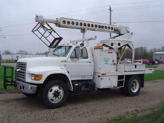 1996 Ford F700 photo
