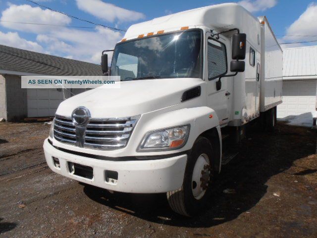 2008 Hino 338 Box Trucks / Cube Vans photo