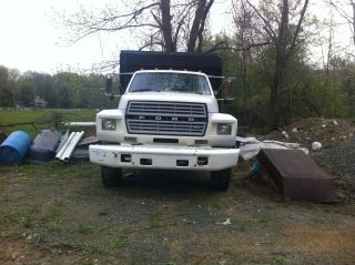 Ford F - 800 10 Yard Dump Truck photo