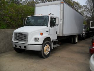 2003 Freightliner Fl70 photo