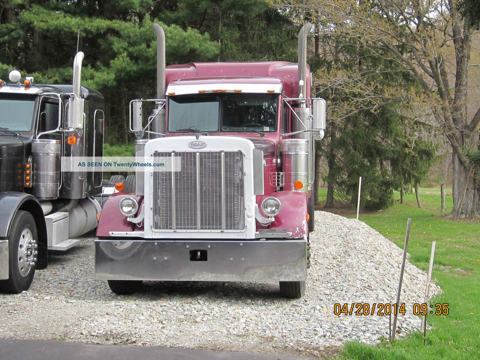 1997 Peterbilt 379 Extended Hood Sleeper Semi Trucks photo
