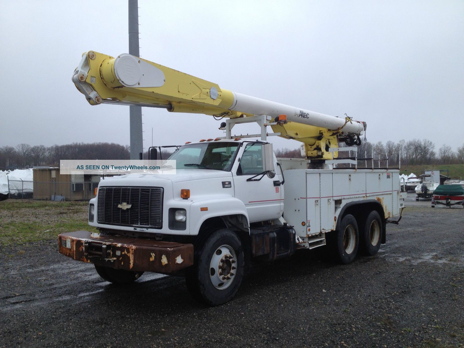 2000 Chevrolet C8500 Financing Available Bucket / Boom Trucks photo