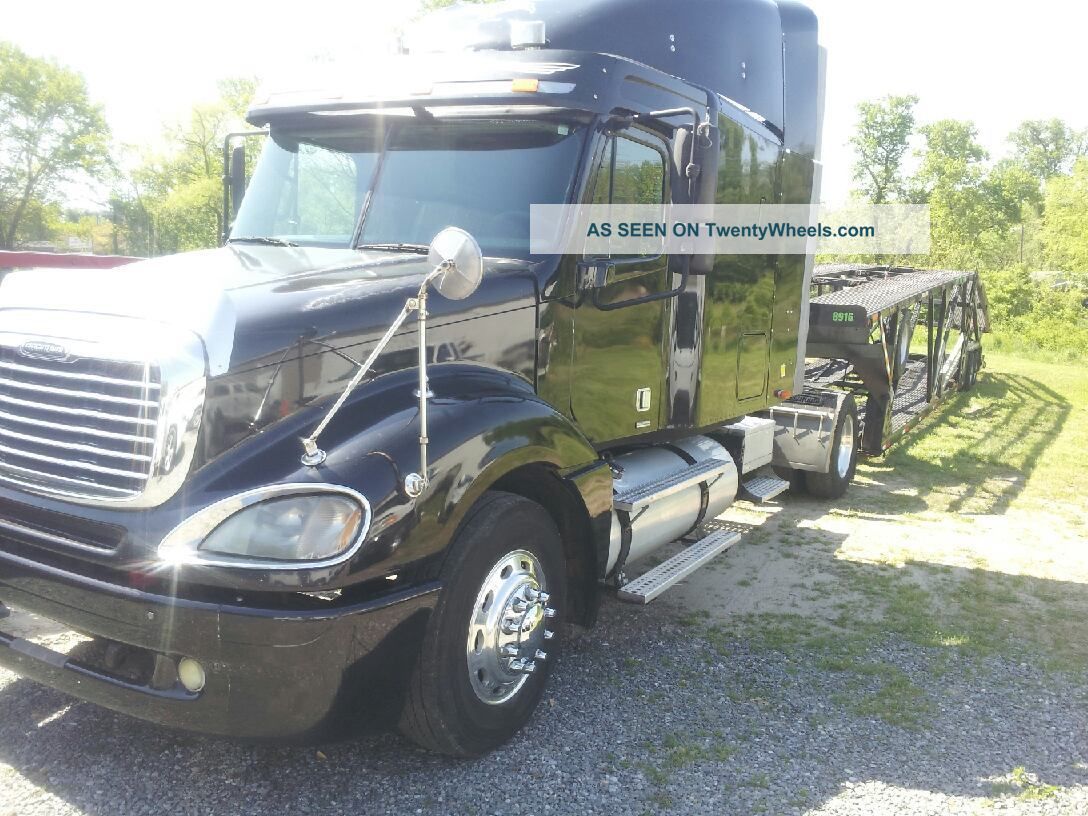 2003 Freightliner Columbia Sleeper Semi Trucks photo