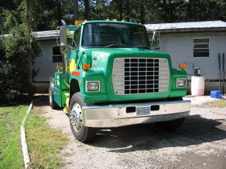 1983 Ford Ford L 8000 photo