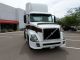 2005 Volvo Daycab Semi Trucks photo 2