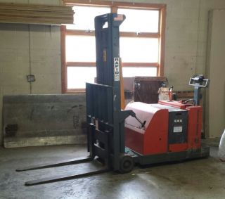 Prime Mover Walk - Behind Electric Forklift photo