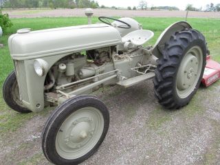 Ford 9n Tractor (1941) photo