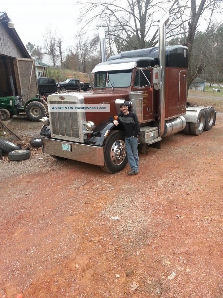 1984 Peterbilt 359 Sleeper Semi Trucks photo
