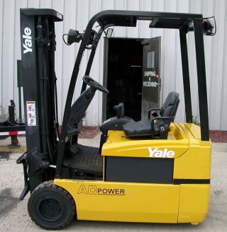 Yale Model Erp040th (2008) 4000lbs Capacity 3 Wheel Electric Forklift photo