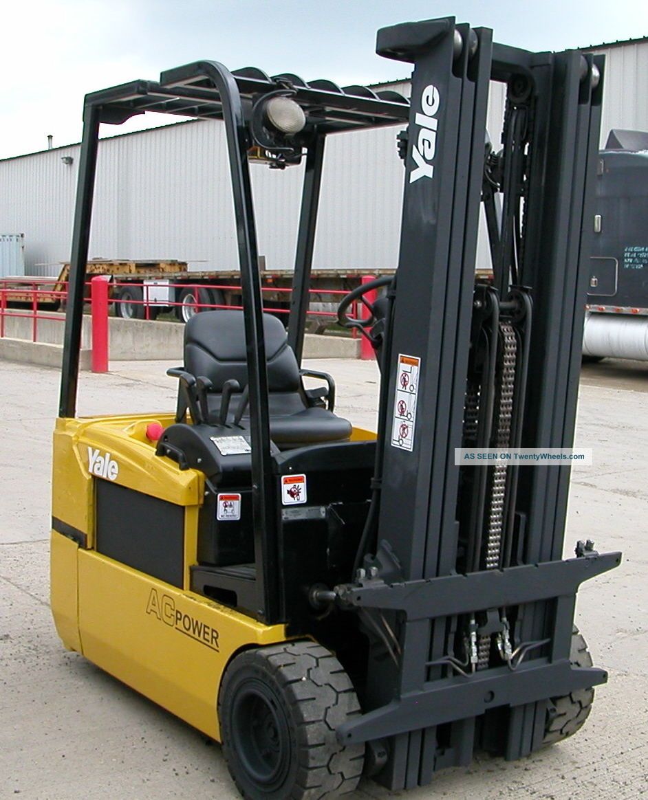 Yale Model Erp040th (2008) 4000lbs Capacity 3 Wheel Electric Forklift
