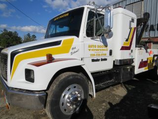 1994 Freightliner Fl70 photo