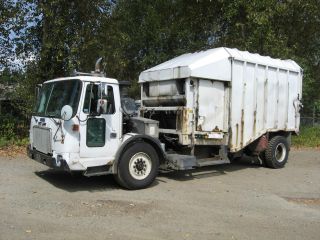 1993 Volvo Cabover photo