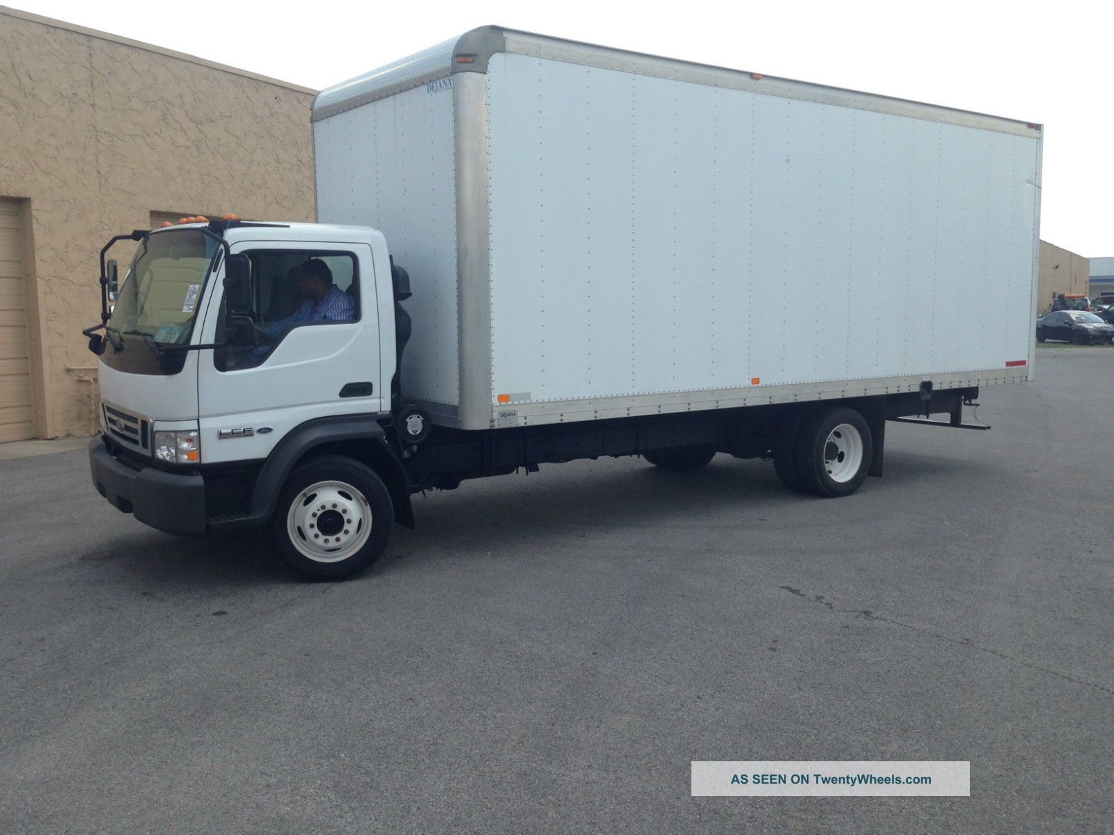 2007 Ford Lcf L55 B Ox Truck Lcf L55 Box Trucks / Cube Vans photo
