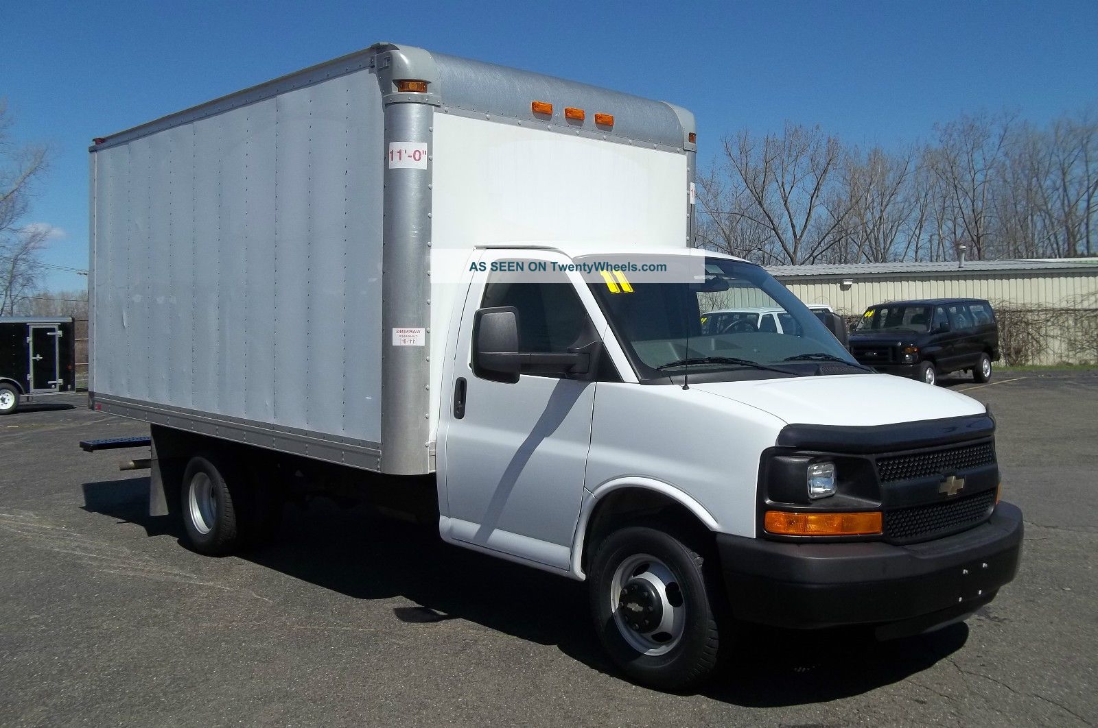 2011 Chevrolet G30 Express Box Trucks / Cube Vans photo