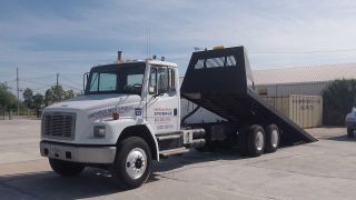 2001 Freightliner Fl - 80 photo