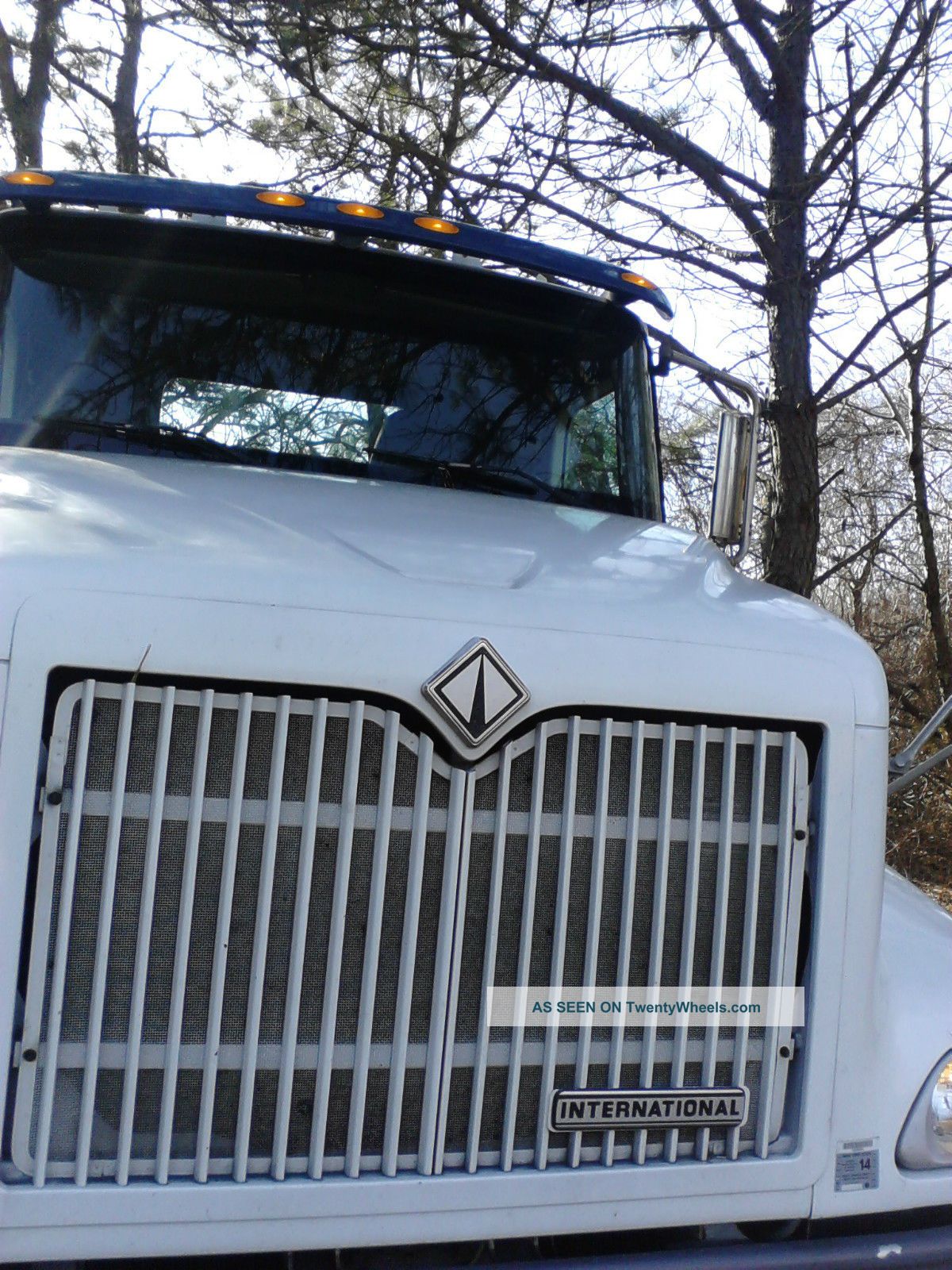 2001 International 9100 Daycab Semi Trucks photo