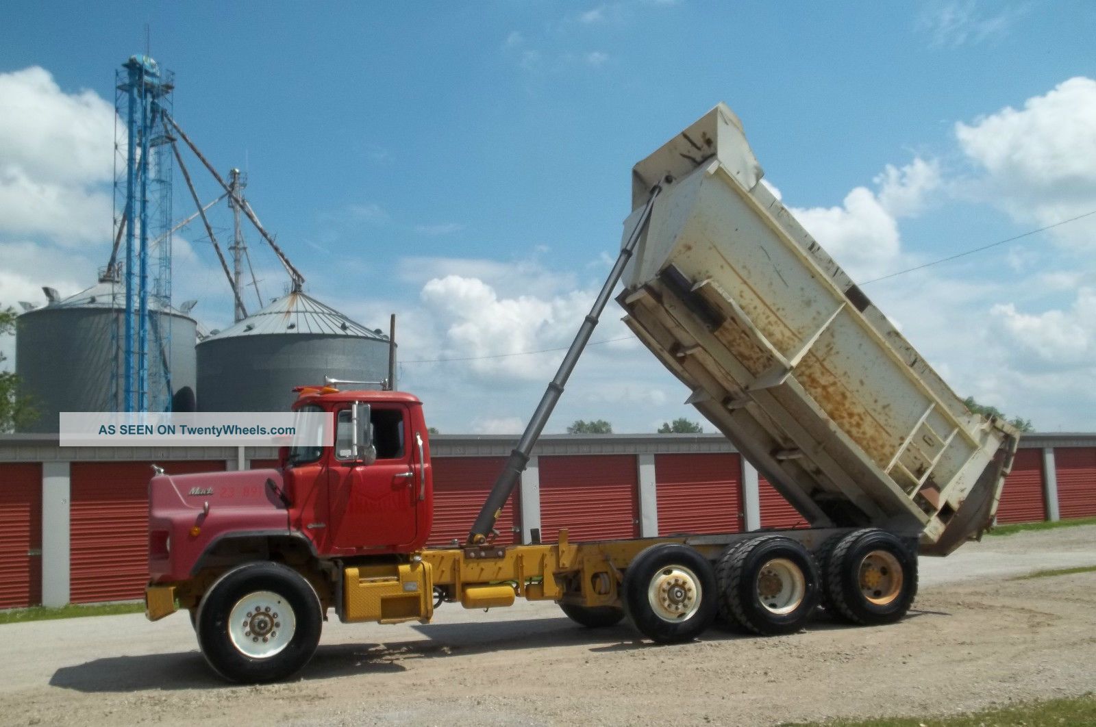 1991 Mack Dm690s Dump Trucks photo