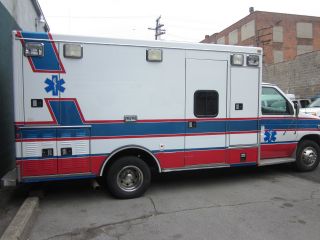 2000 Ambulance photo