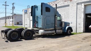 2006 Freightliner Classic Xl photo